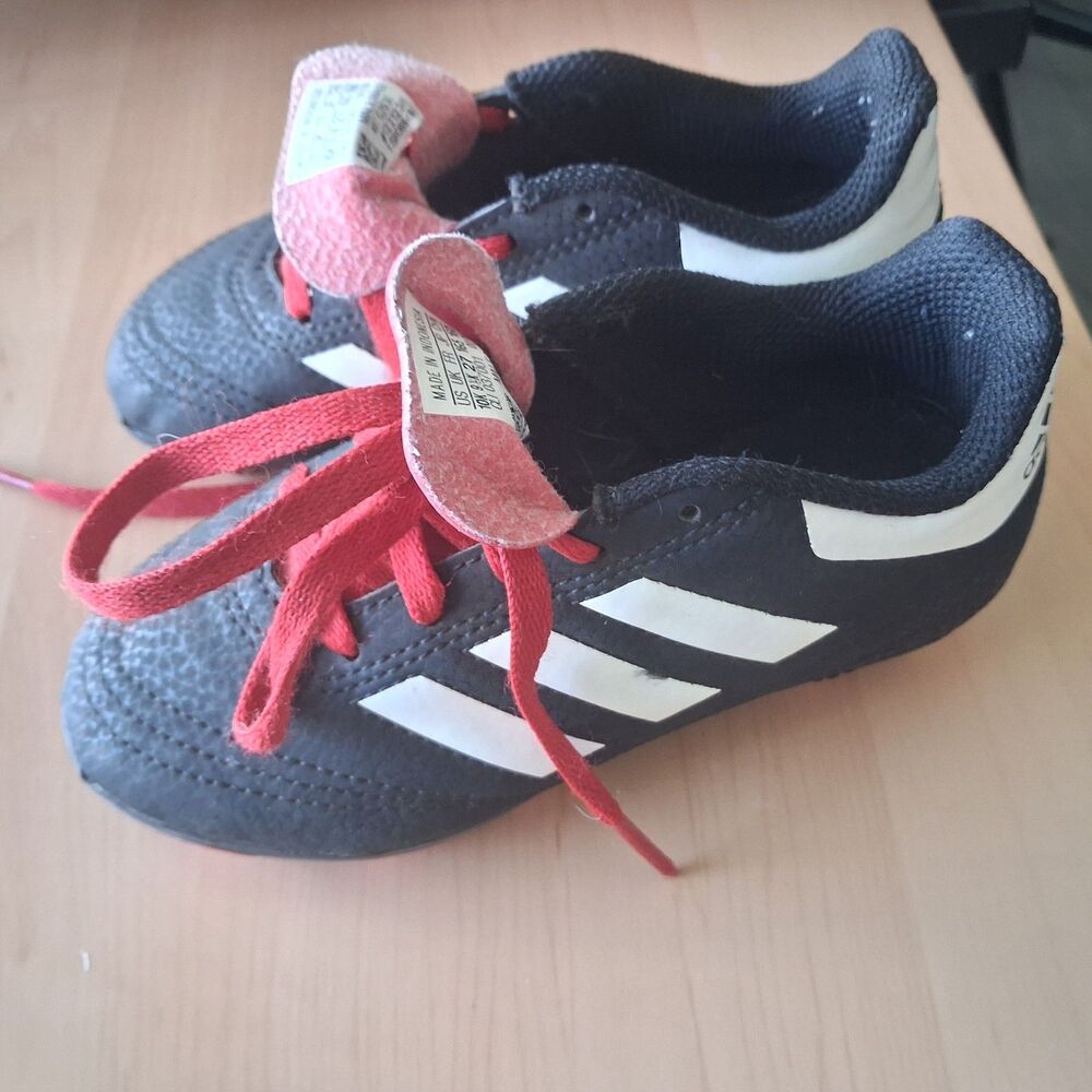 Addidas kids cleats sz 10k boys. Red and black with tie laces great for soccer - Picture 3 of 4